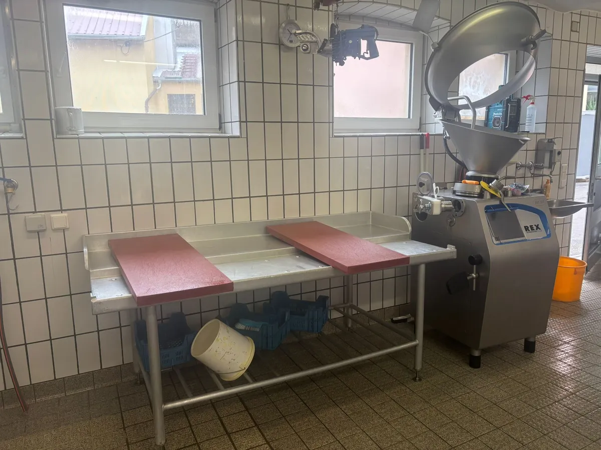 Blick in den Produktionsraum — Metzgerei Schmitt