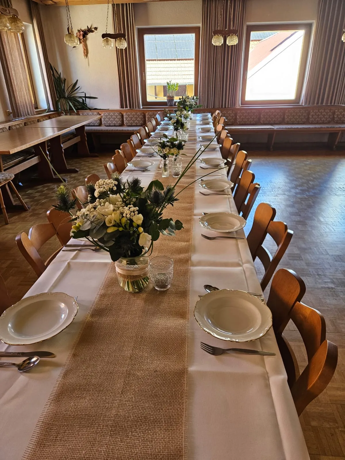 Eingedeckter Festsaal — Gaststätte & Metzgerei Schmitt Mönchstockheim